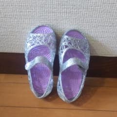 クロックス kidsのサムネイル