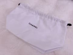 CHANEL ホワイト ポーチのサムネイル