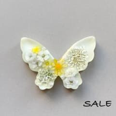 SALE ハンドメイド レジンヘアゴム 蝶々 - メルカリ