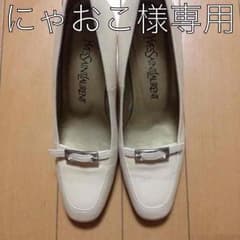 イヴサンローランパンプスのサムネイル