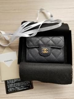 CHANEL　キャビアスキン　マトラッセ　ミニ財布のサムネイル