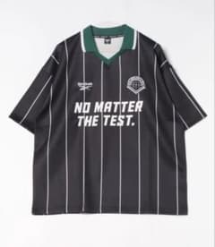 【最終値下げ】Reebok 半袖Tシャツ ストライプ ブラックのサムネイル