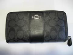 COACH　財布のサムネイル