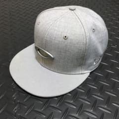 ニューエラ × オークリーのサムネイル