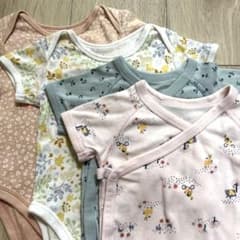 UNIQLO他　肌着　ロンパース　4枚セットのサムネイル