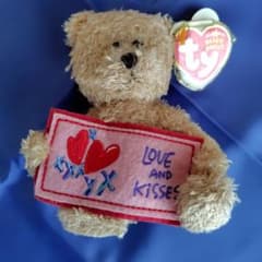 TY Love and Kisses くまぬいぐるみのサムネイル