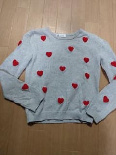 H&M 赤いハート刺繍 セーターのサムネイル