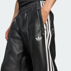 新品！adidas × Jeremy Scott フェイクレザー ワイドパンツのサムネイル