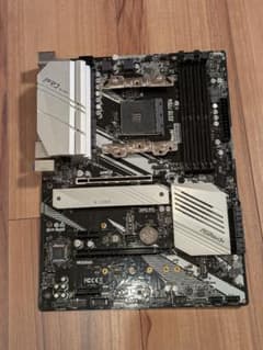 ASRock X570 PRO4 マザーボードのサムネイル
