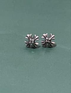 CHROME HEARTS クロス スタッドピアスのサムネイル