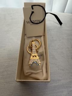 VALENTINO エッフェル塔キーホルダー チャーム - メルカリ