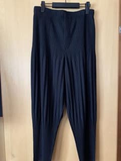 ISSEY MIYAKE プリーツパンツ サイズ3 ブラックのサムネイル