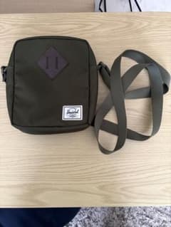 Herschel ショルダーバッグ カーキのサムネイル