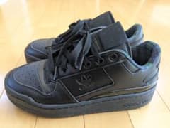 adidas ブラック スニーカー24センチのサムネイル