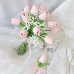 ブライダルブーケ　チューリップブーケ　かすみそう　造花のサムネイル