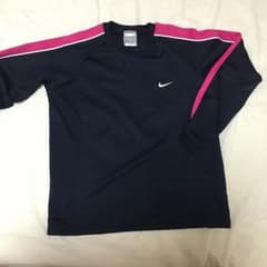 ナイキのTシャツのサムネイル