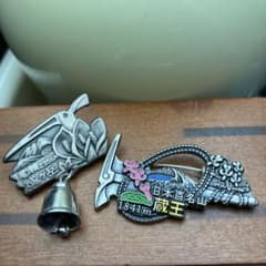 【希少】【レア】 HKT48 ピンバッジ 「 おでかけ !」（ 非売品 ）初期型 尾瀬燧ヶ岳2356m.蔵王1841mピンバッジ2個セット - メルカリ