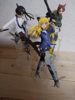 ストライクウィチーズフィギュアのサムネイル