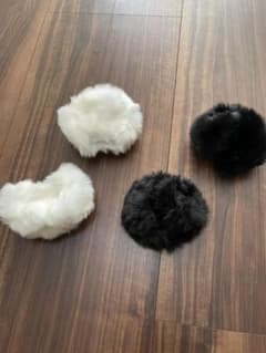手首のふわふわのサムネイル