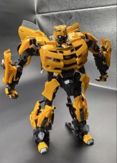 トランスフォーマー MPM-3 バンブルビーのサムネイル