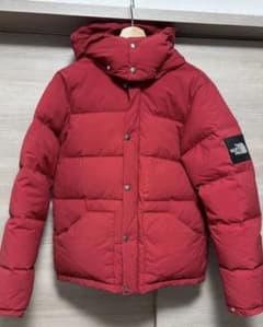 THE NORTH FACE レッドダウンジャケットのサムネイル