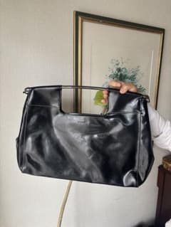 KUVE ブラックハンドバッグのサムネイル