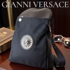 極 美品 ヴェルサーチ サンバースト ロゴ レザー 巾着 リュックサック 