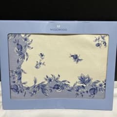 新品ウェッジウッド　ランチョンマット　テーブルクロス　白ブルー花柄