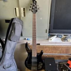YAMAHA TRBX305 エレキベース ブラック　５弦 bassのサムネイル