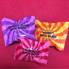 ザ・ボディショップ バスボム(入浴剤)3個セットのサムネイル