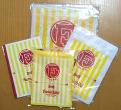 ファミリーマート　ファミチキアイテム4点セット