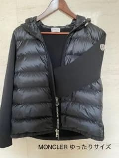 12/13まで！美品☆モンクレール　レディース　パーカーのサムネイル