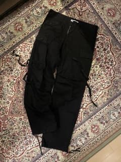 ISSEY MIYAKE ブラックボンテージカーゴパンツのサムネイル