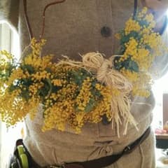 あかつるとミモザのリースのサムネイル