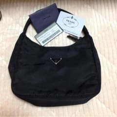 PRADAのサムネイル