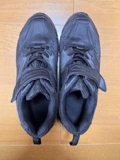 美品　瞬足　スニーカー　23.5センチ　キッズ　黒のサムネイル