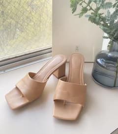 ZARA スクエアトゥ　ミュール　サンダル38のサムネイル