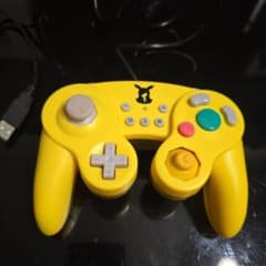 ピカチュウデザイン コントローラー 本体のサムネイル
