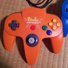 ピカチュウ nintendo64 コントローラー オレンジのサムネイル