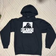 美品　XLARGE ブラック トレーナー Sサイズのサムネイル