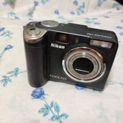 【美品】Nikon COOLPIX P50 デジタルカメラ　説明書専用ケース付き Nikon COOLPIX P50 ブラック 使用説明書付 - メルカリ
