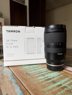 TAMRON 28-75mm F/2.8 Di III RXDのサムネイル