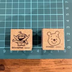 【店舗完売品】ディズニー 木製スタンプ はんこ（エイリアン・くまのプーさん）のサムネイル