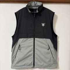 DESCENTE ゴルフ ベスト Sサイズ ブラック/グレー - メルカリ