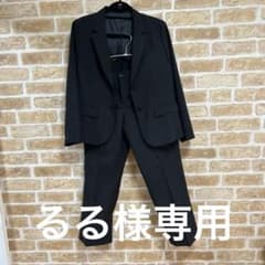 ブラックパンツスーツのサムネイル
