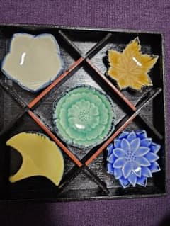 (新品　松坂屋)四季の豆皿5客セット　木製格子風トレイ付　(小皿╱薬味皿)のサムネイル