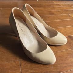 【最終価格】mayla classic ベージュパンプス　ハイヒールのサムネイル