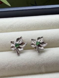 個性的❣️天然A貨本翡翠 自由な楓の葉氷種満緑翡翠ピアス 鑑定書付き