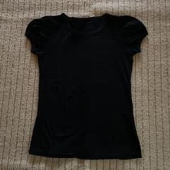 黒の Tシャツのサムネイル