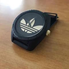 adidas 腕時計のサムネイル
